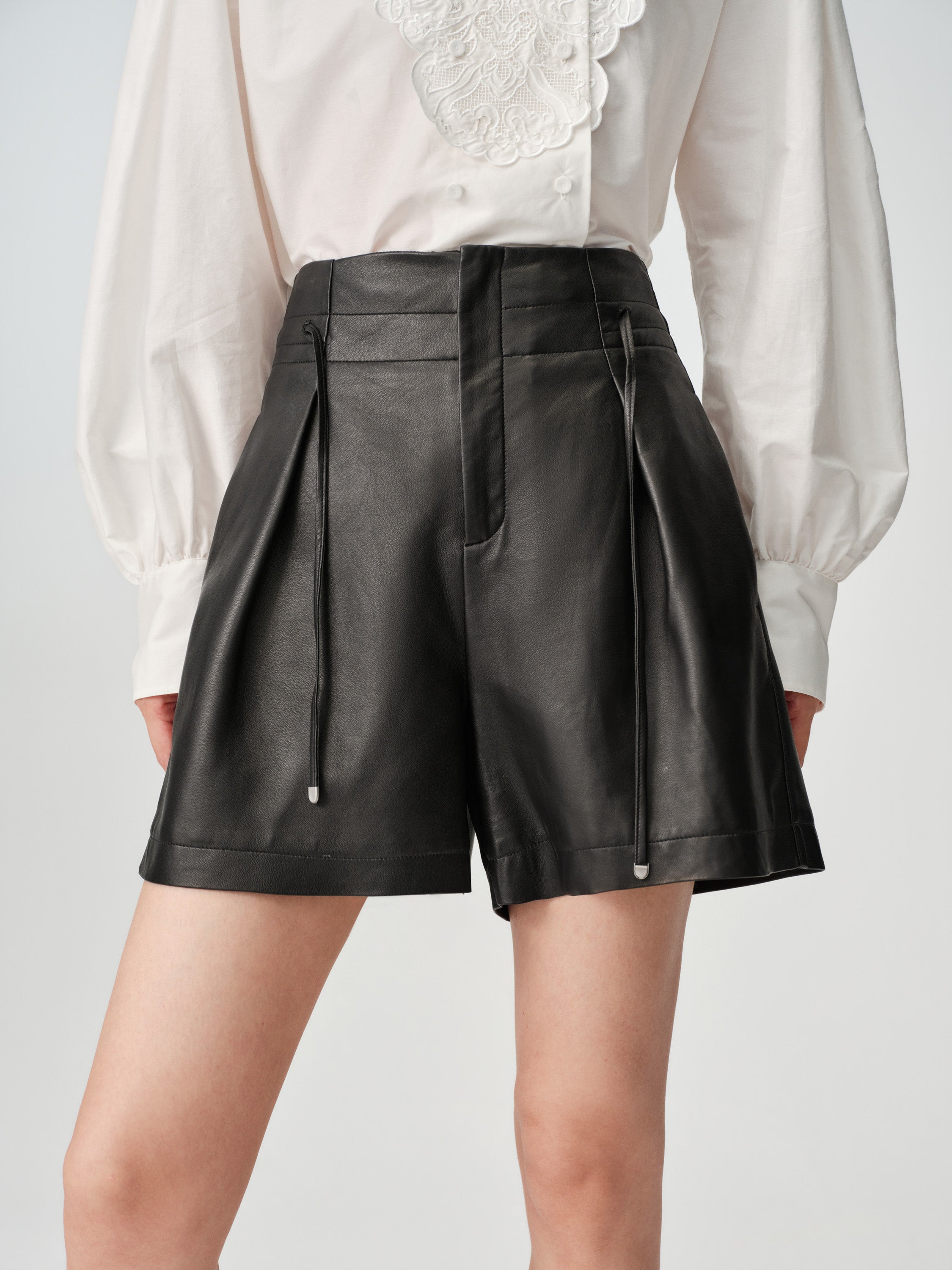 EP YAYING Minimalist Commuter Leather Shorts