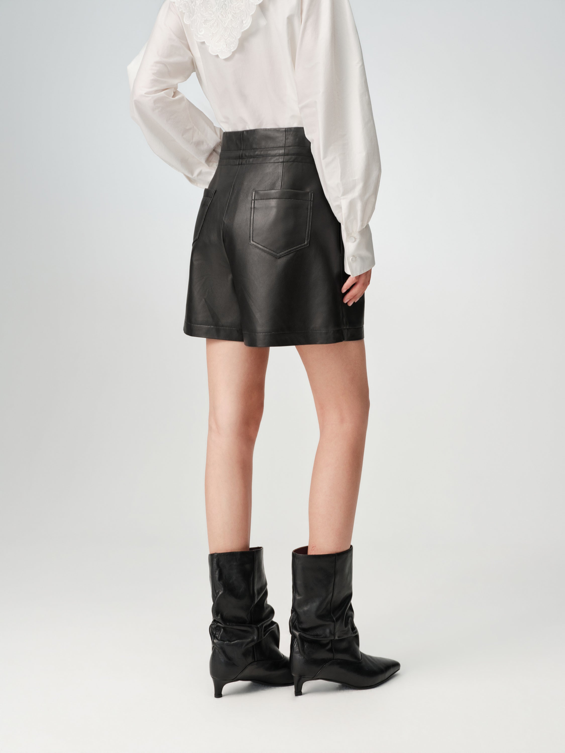 EP YAYING Minimalist Commuter Leather Shorts