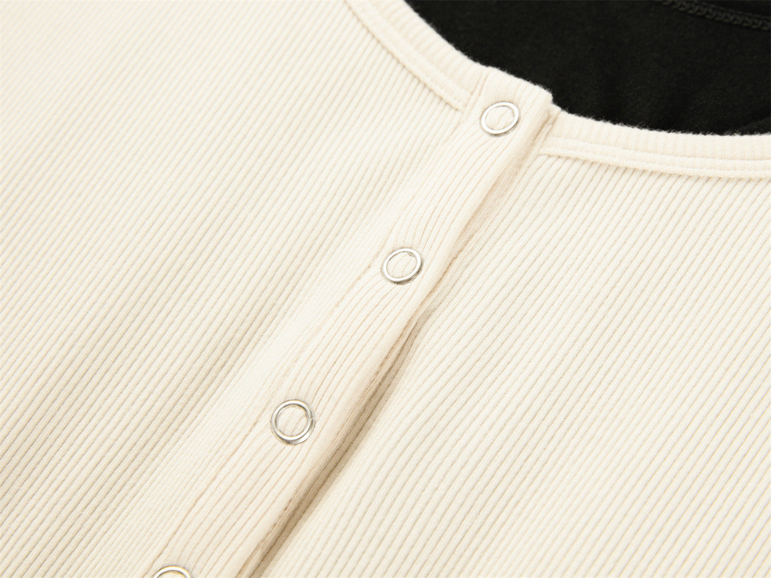 EP YAYING Slim-Fit Knit Base Layer Top EGKAS5507AM