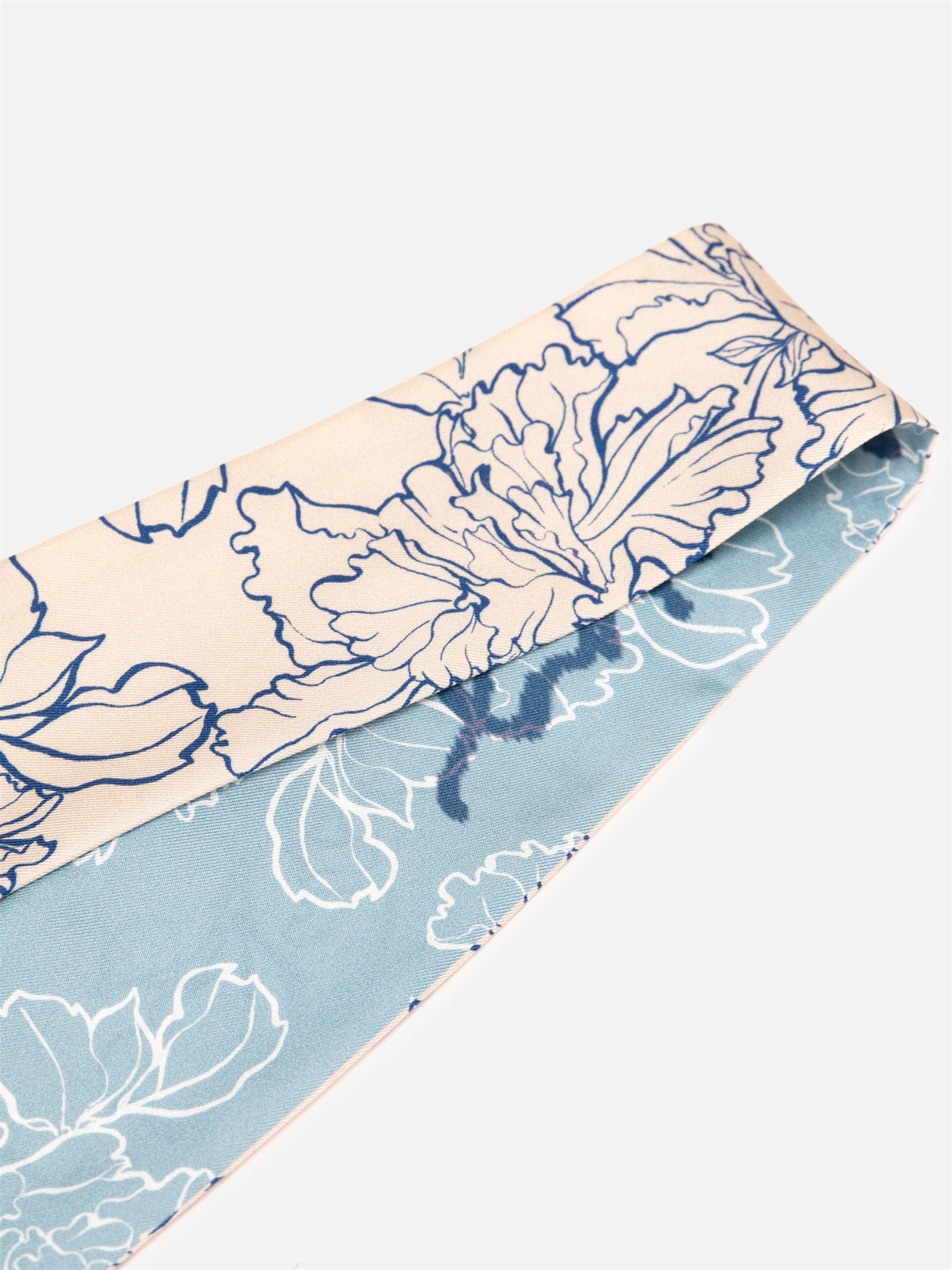EP YAYING Silk Scarf with Oriental-Inspired Print EAKASZP02AB