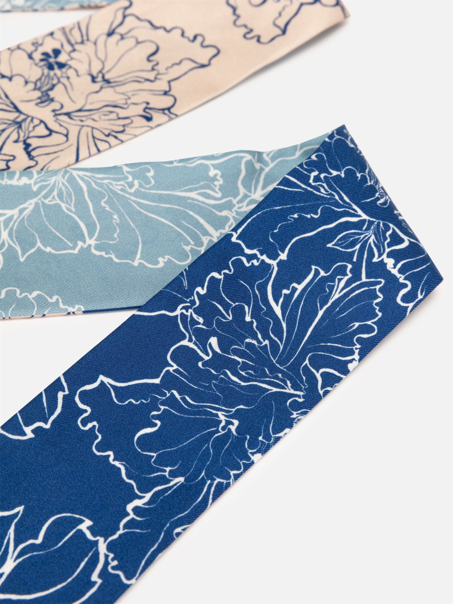 EP YAYING Silk Scarf with Oriental-Inspired Print EAKASZP02AB
