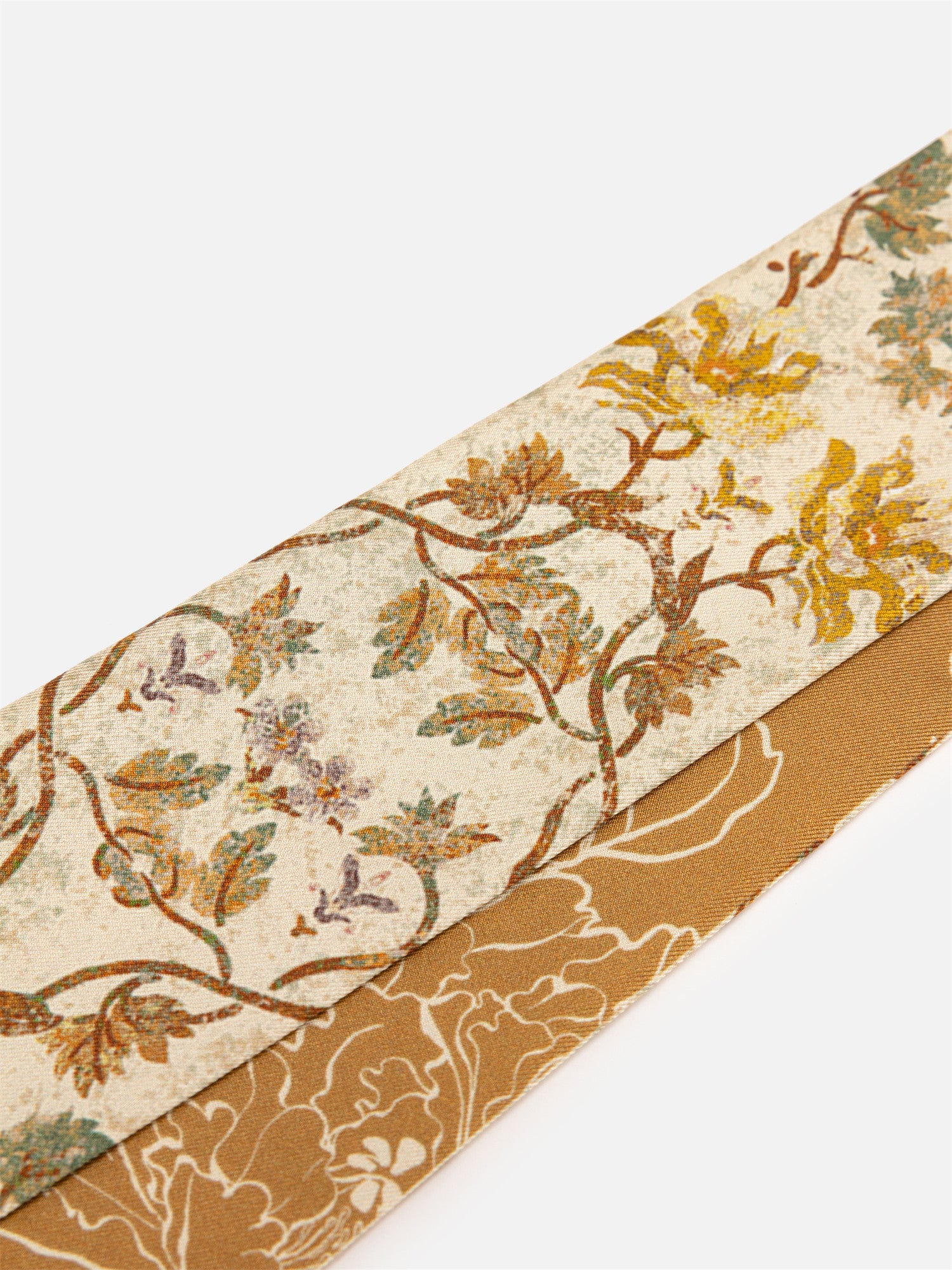 EP YAYING Silk Scarf with Oriental-Inspired Print EAKASZP02BG