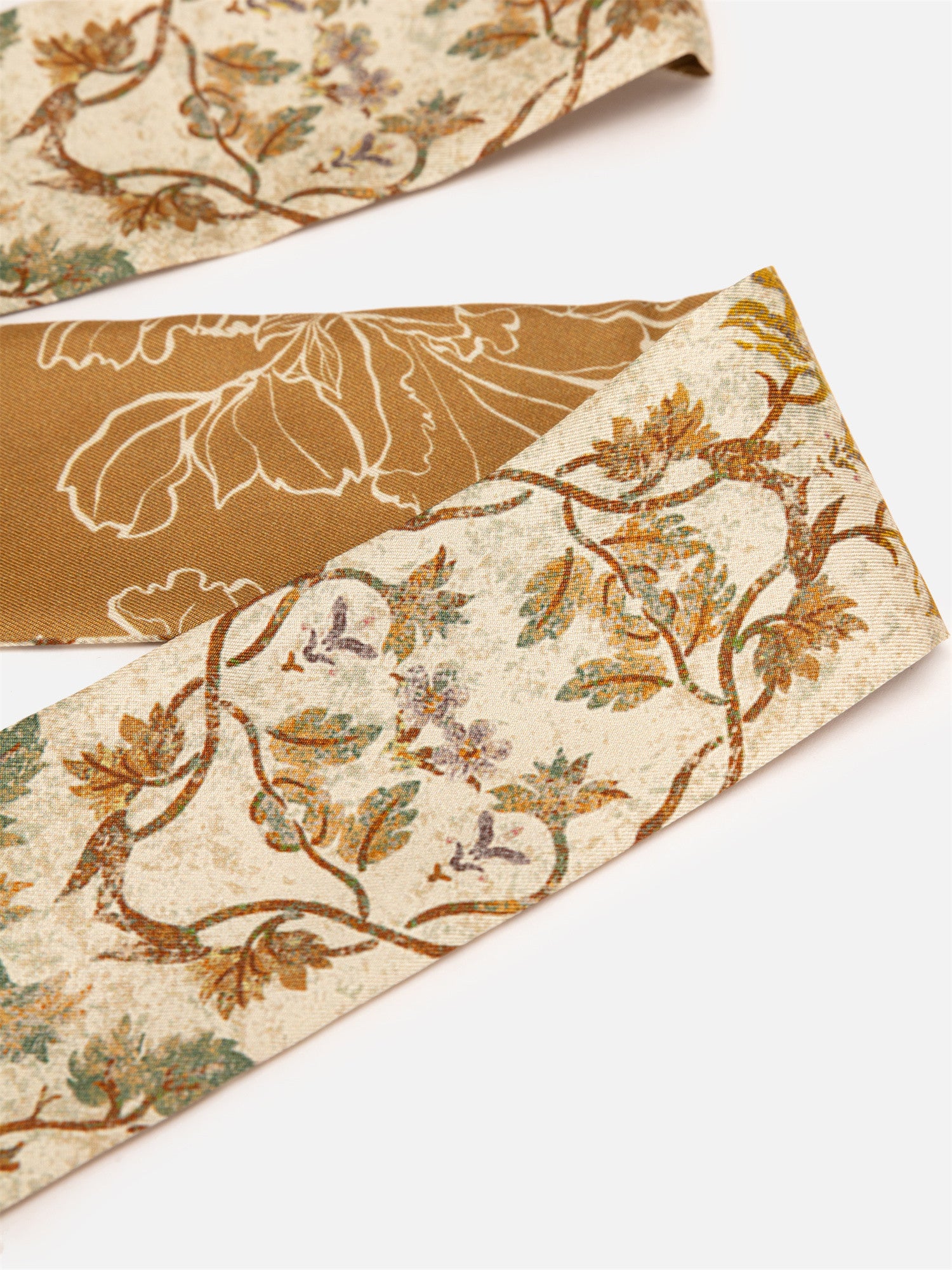 EP YAYING Silk Scarf with Oriental-Inspired Print EAKASZP02BG