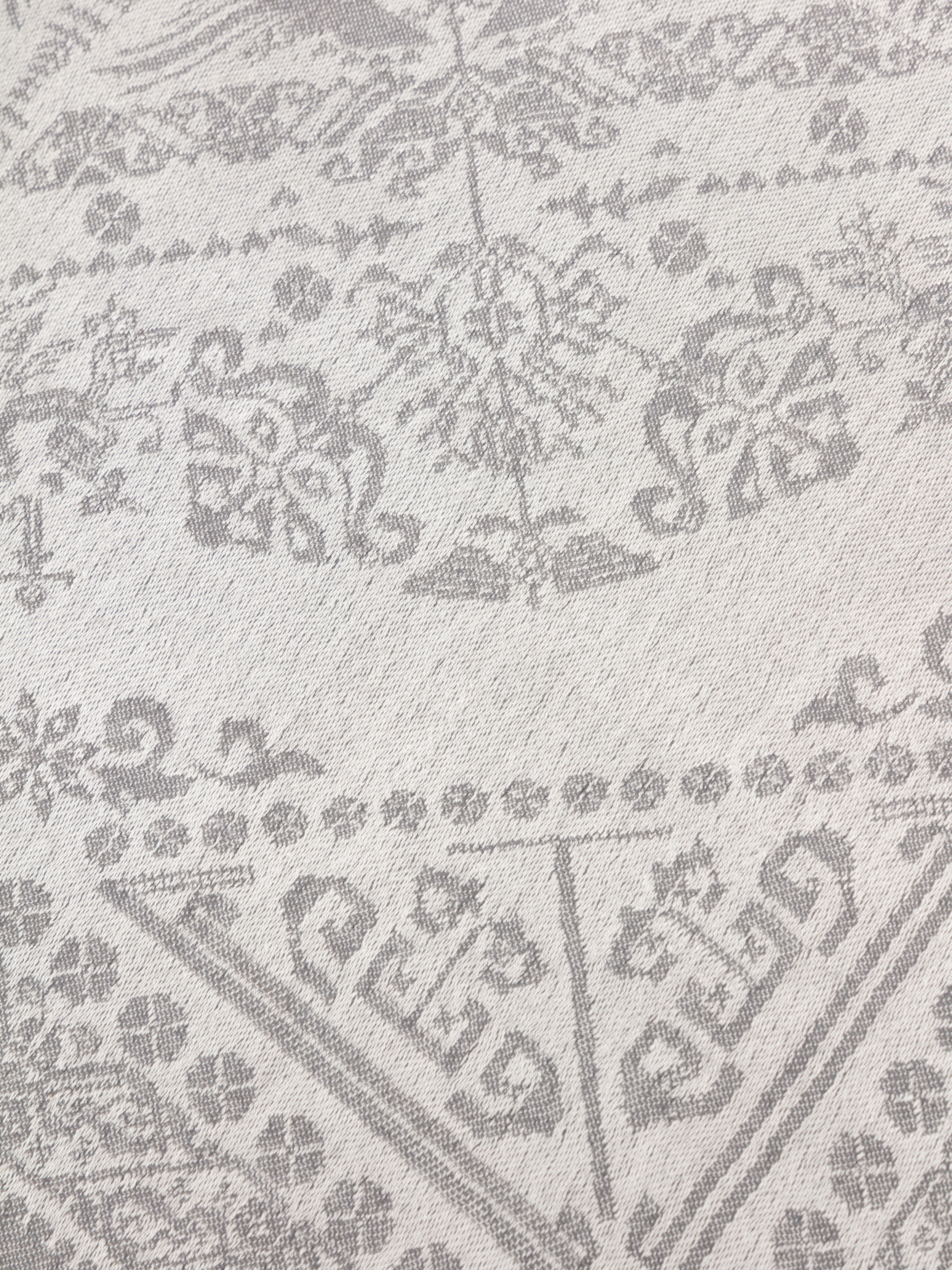 EP YAYING Cashmere Silk Scarf