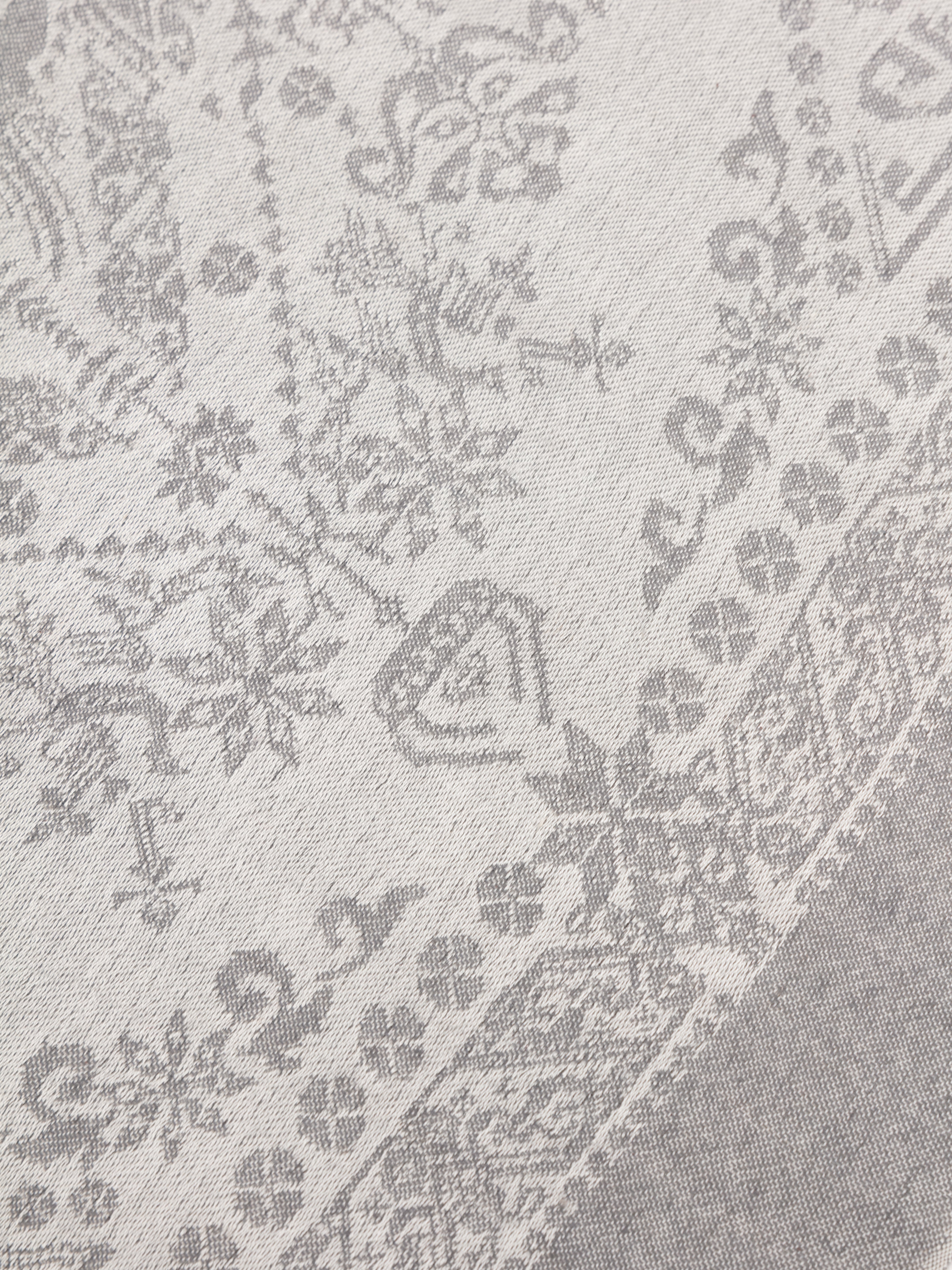 EP YAYING Cashmere Silk Scarf