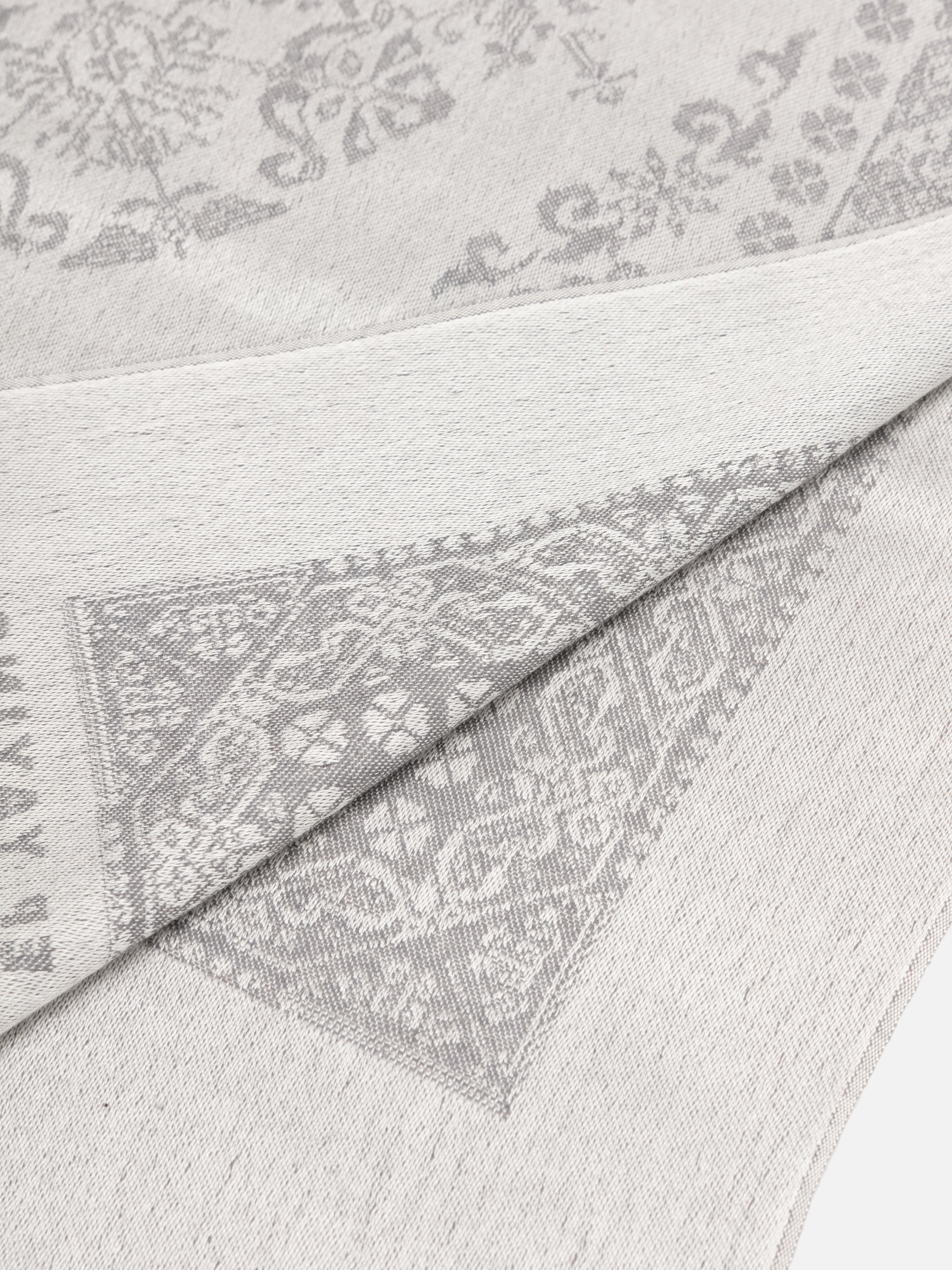 EP YAYING Cashmere Silk Scarf