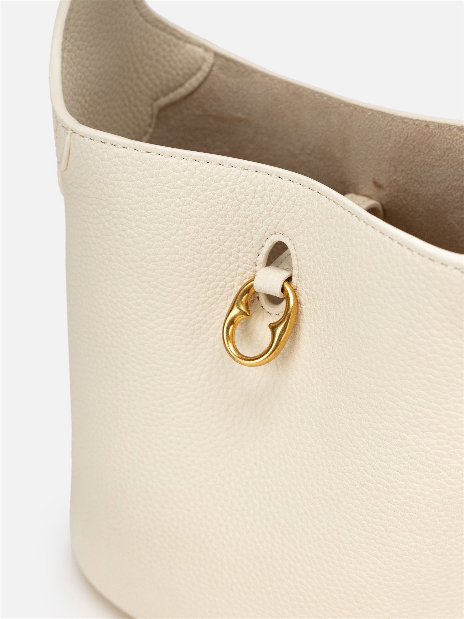 EP YAYING Ru Yi Cloud-Shoulder Medium Bucket Bag EAKALB001BW