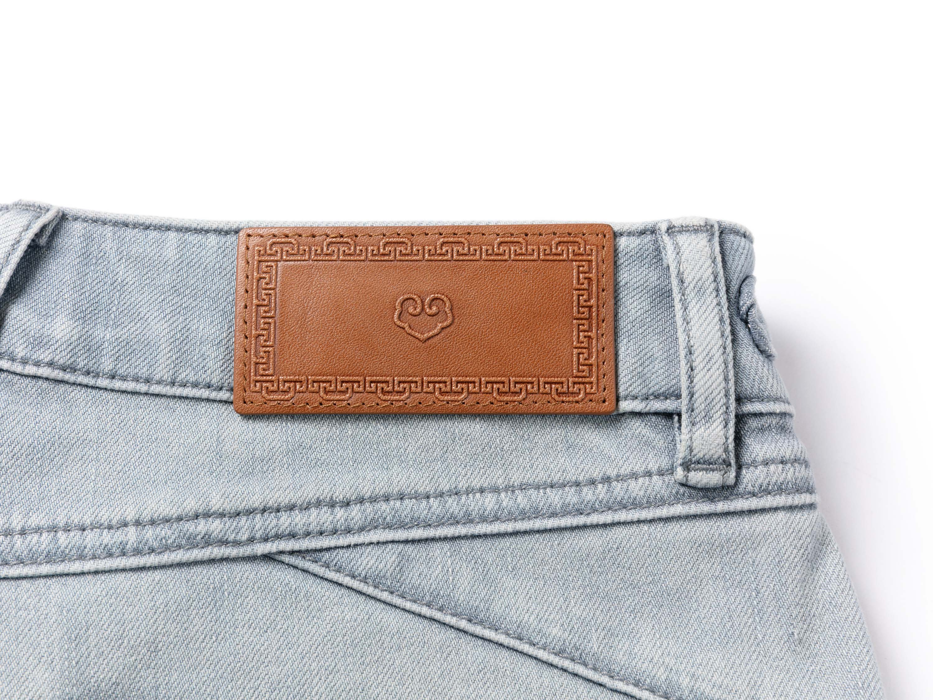 YAYING Light Wash Slim Jeans