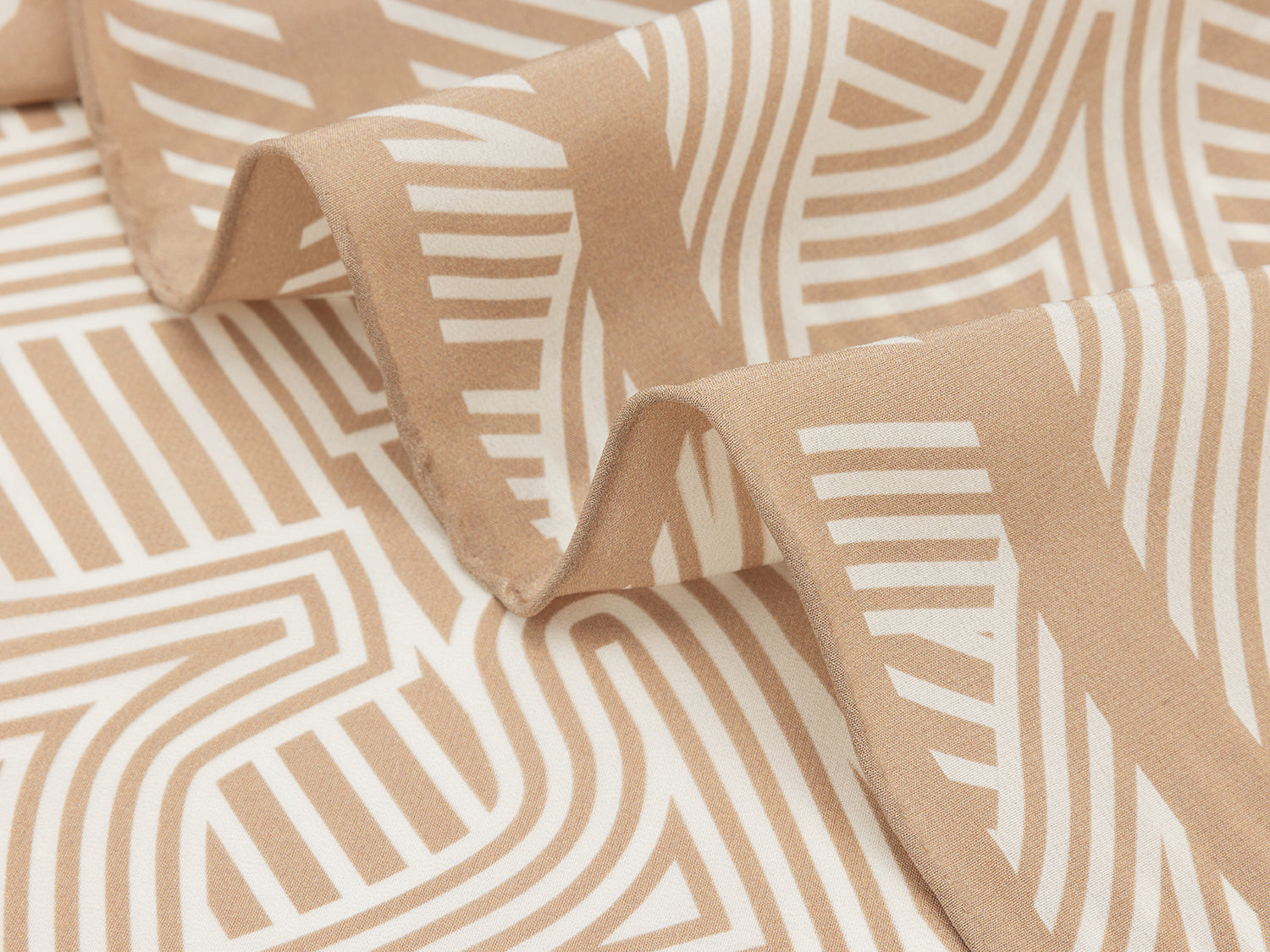 EP YAYING Silk Letter Print Scarf