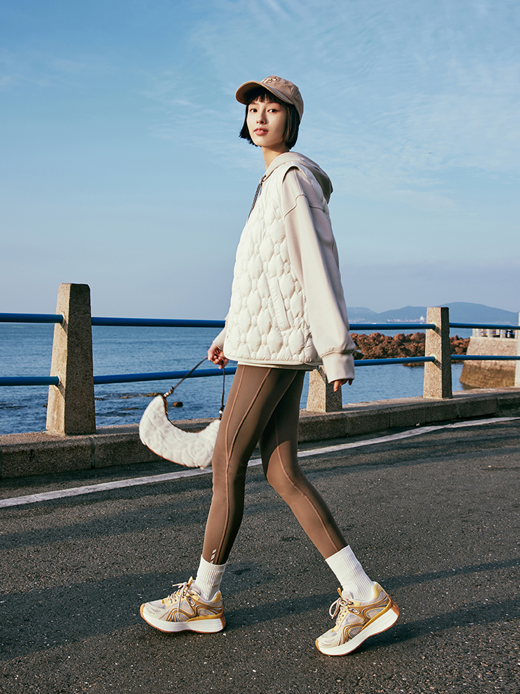 EP YAYING White Duck Down Puffer Vest