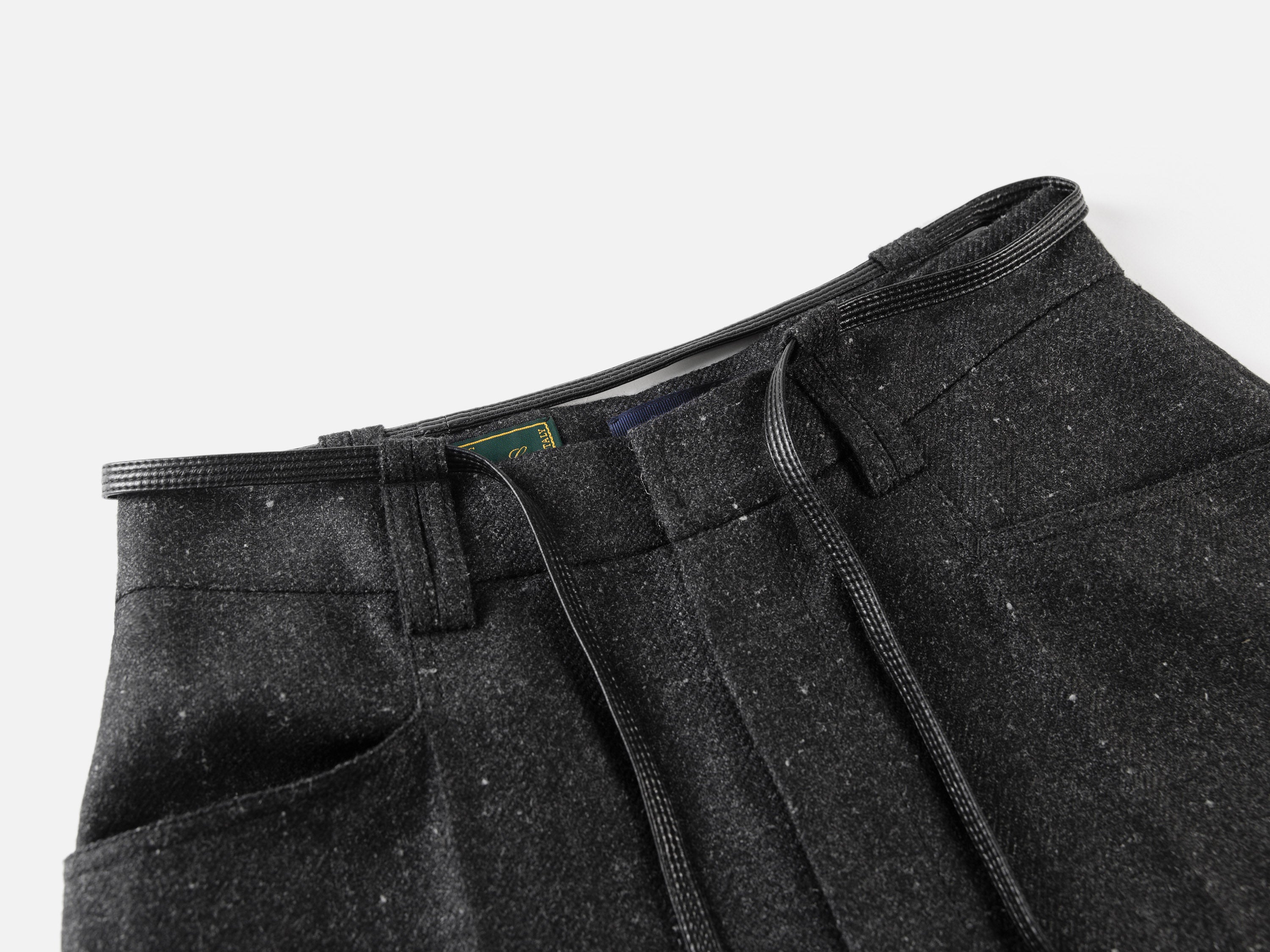 YAYING Black Straight Pants