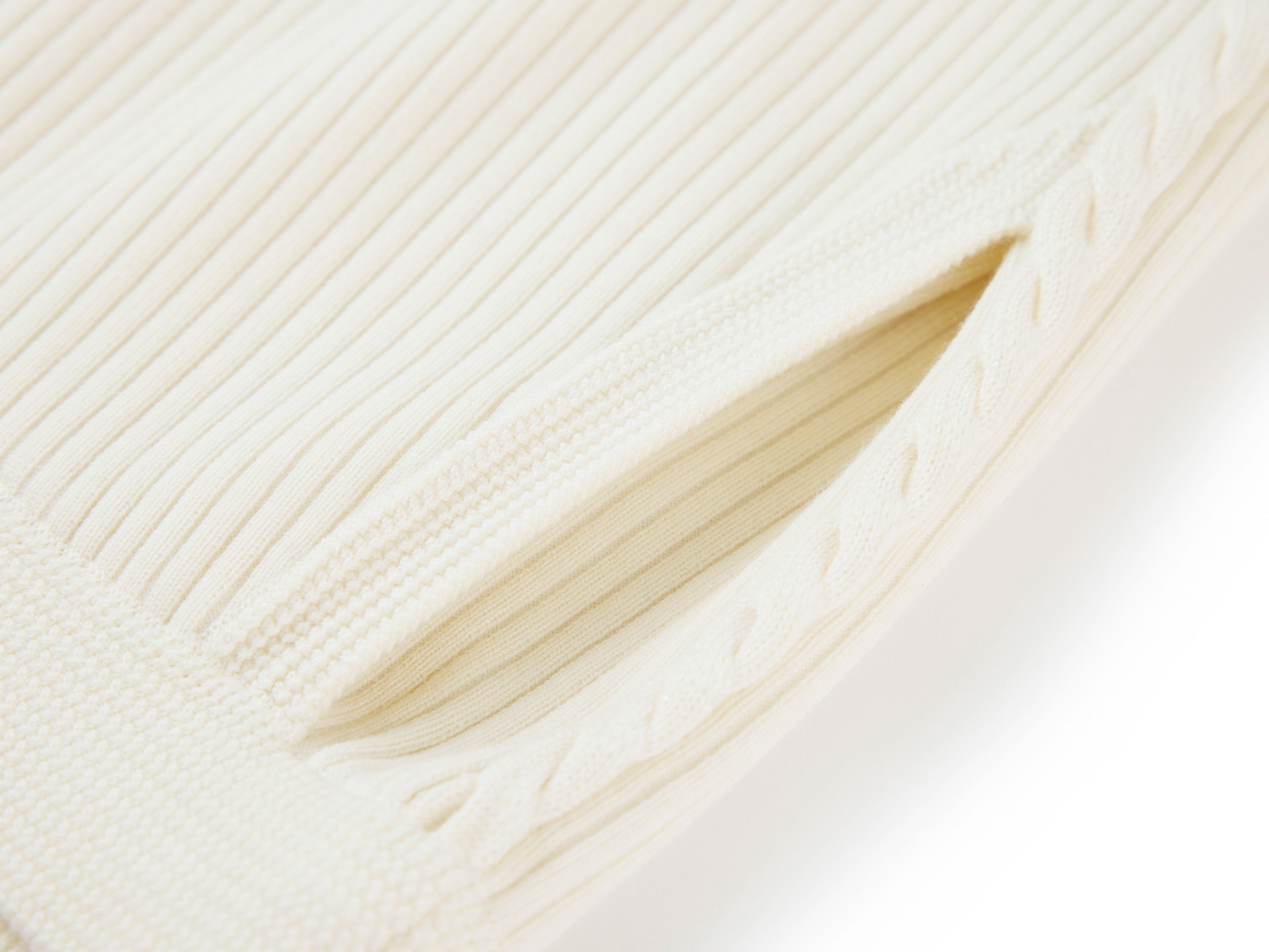 YAYING White Pleated Pants