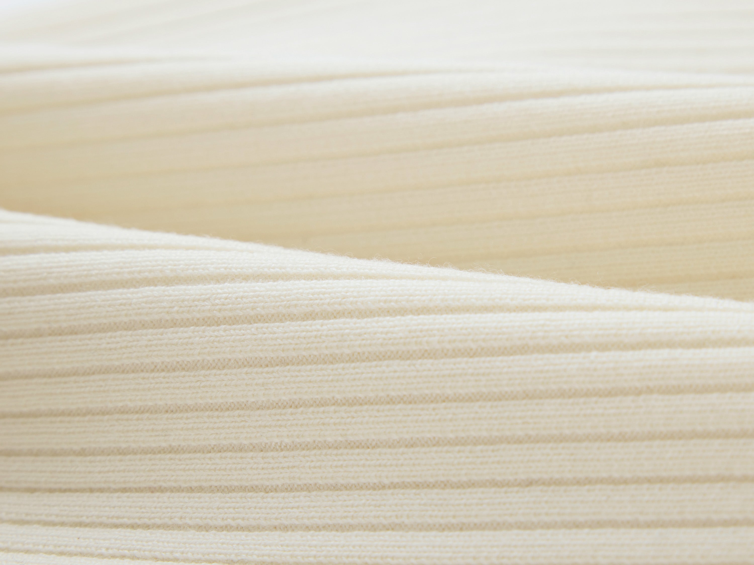 YAYING White Pleated Pants