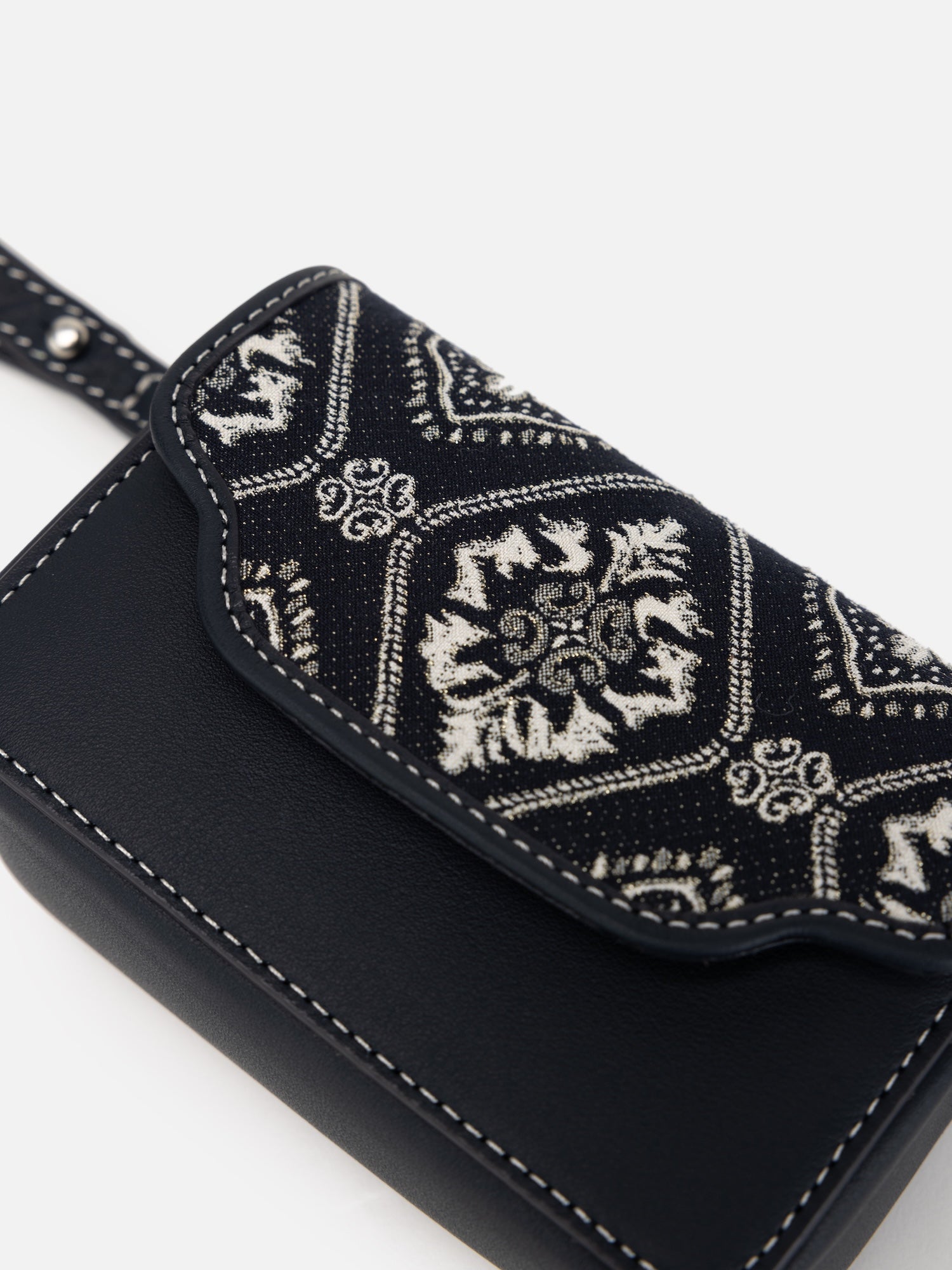 EP YAYING Ethnic Earphone Pouch