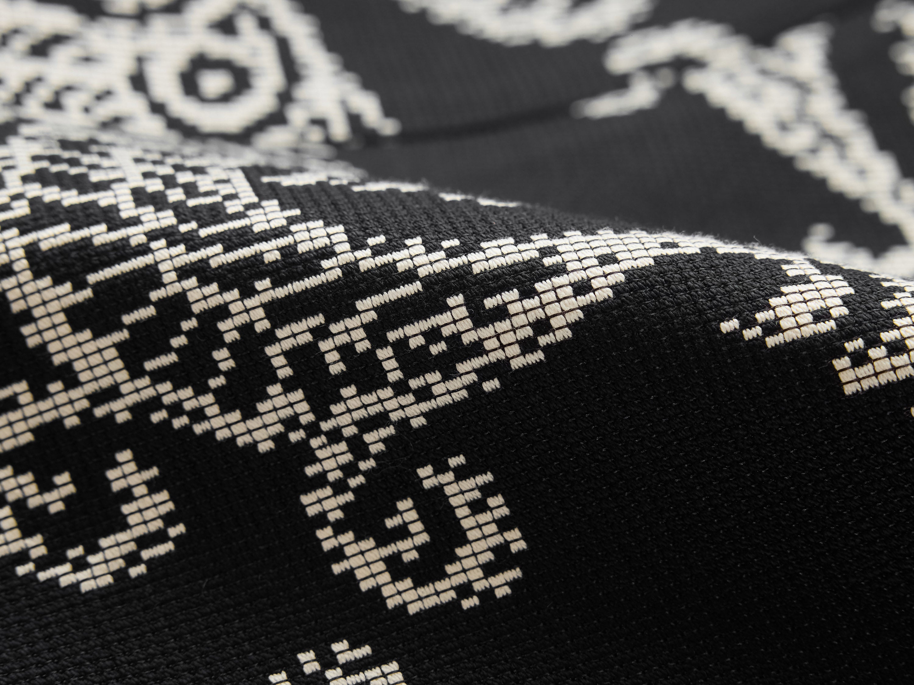 EP YAYING Black Patterned Vest