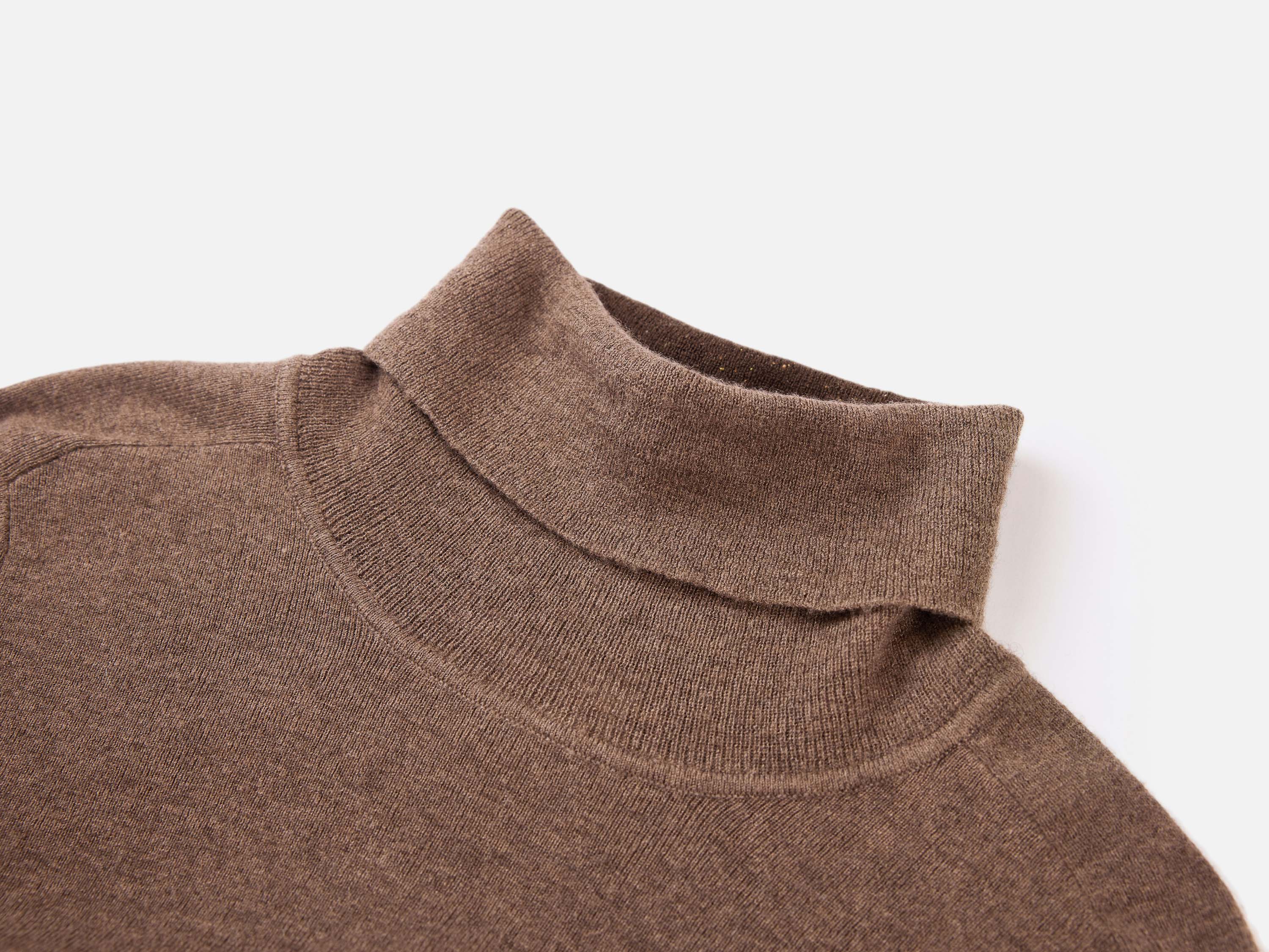 EP YAYING Brown Turtleneck Knit Top