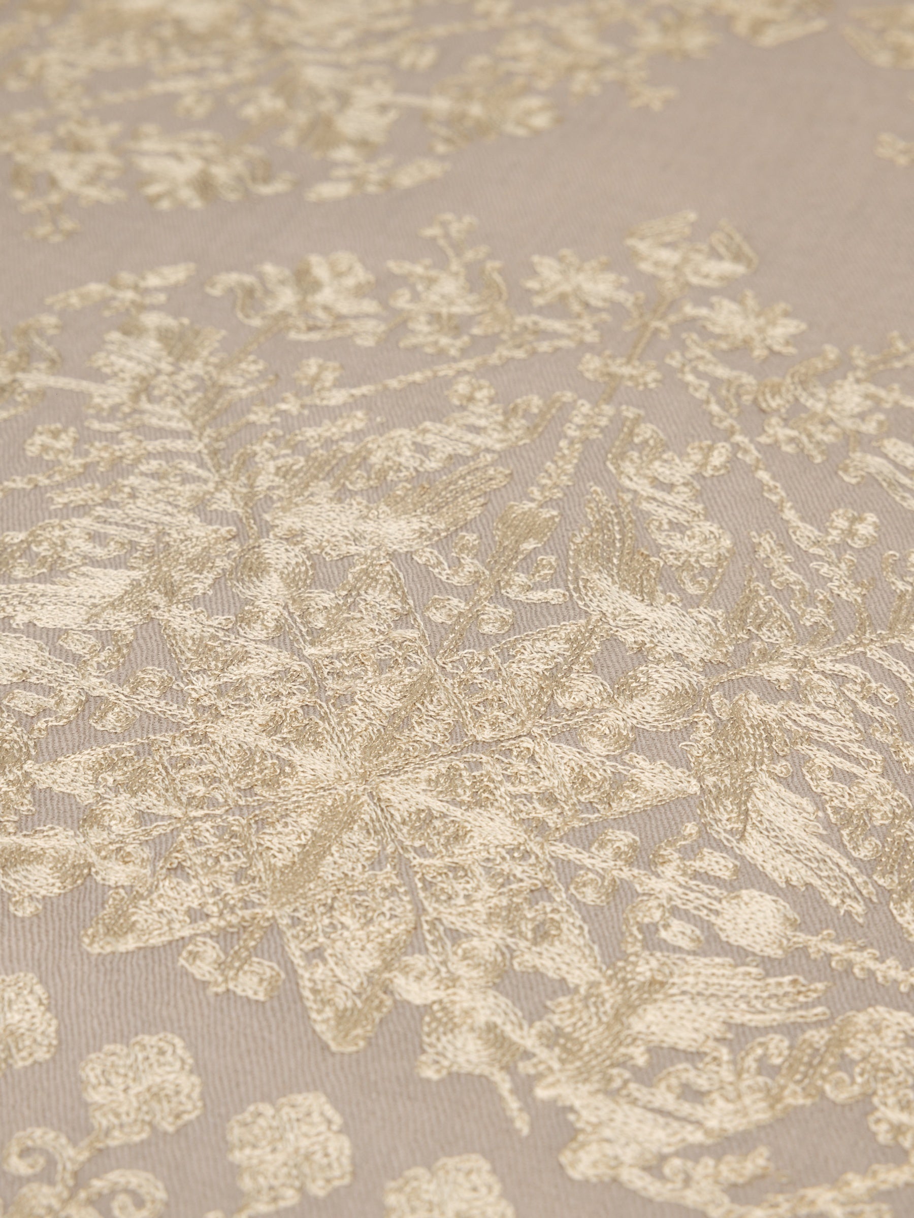 EP YAYING Nepal Embroidered Scarf