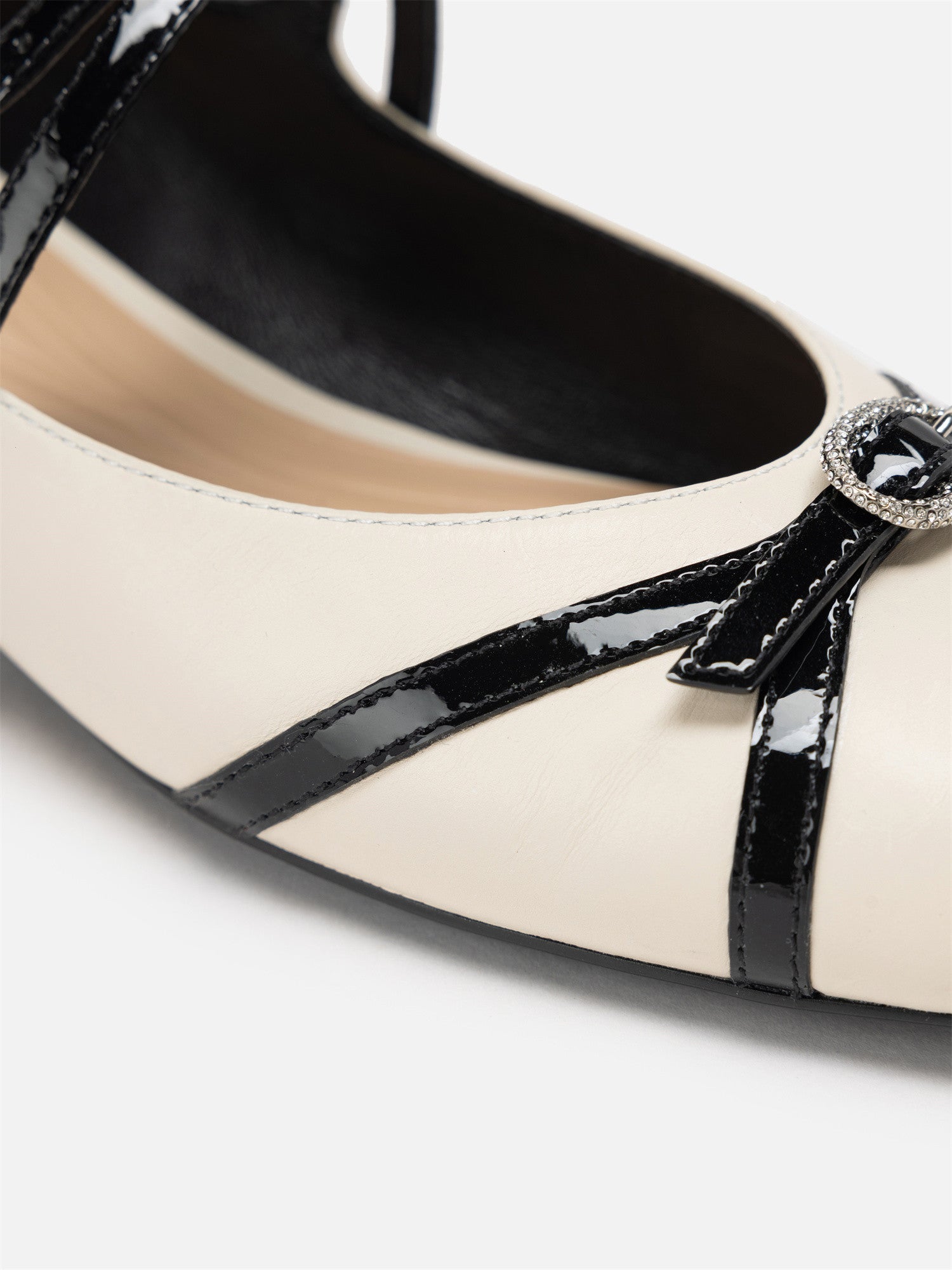 EP YAYING Elegant Ruyi-Inspired Ballet Flats EAKALXB01AW
