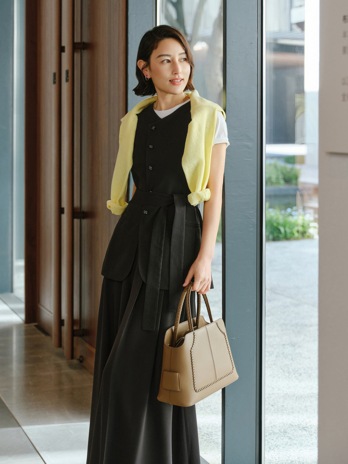 EP YAYING Triacetate Collarless Waist-Defining Vest