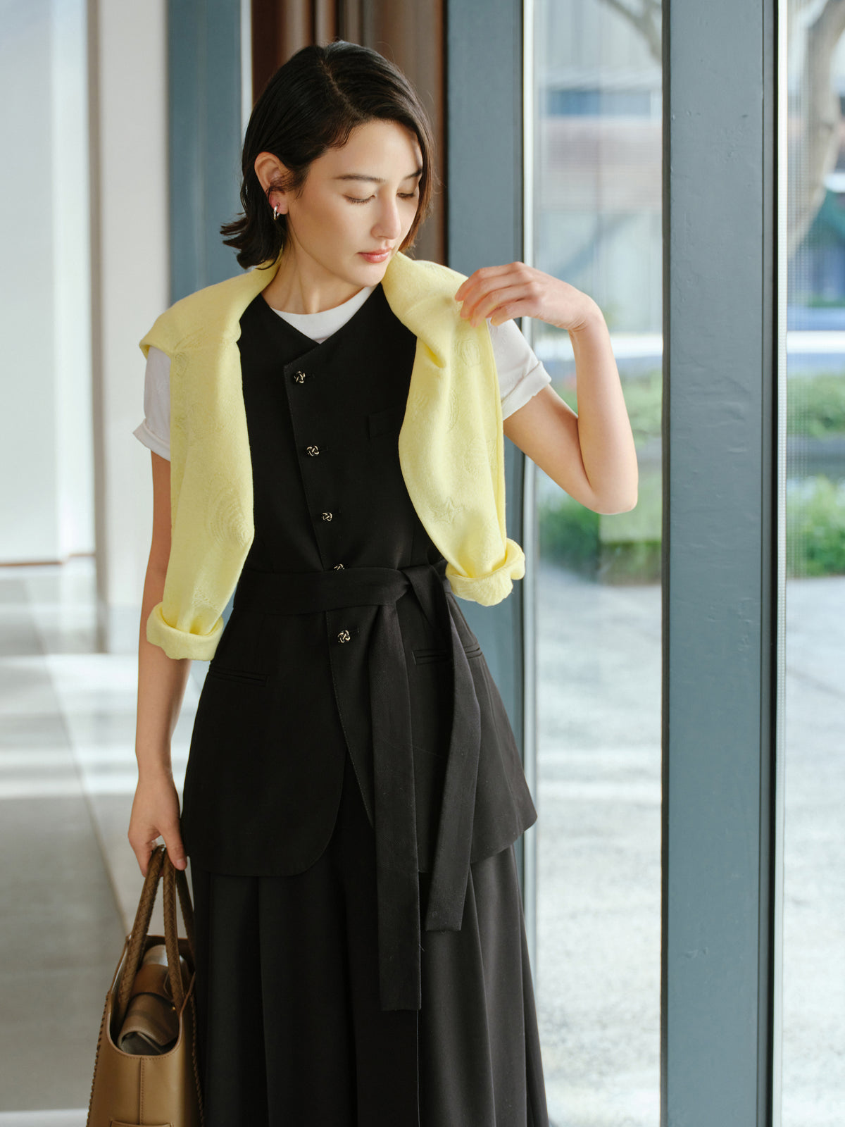 EP YAYING Triacetate Collarless Waist-Defining Vest