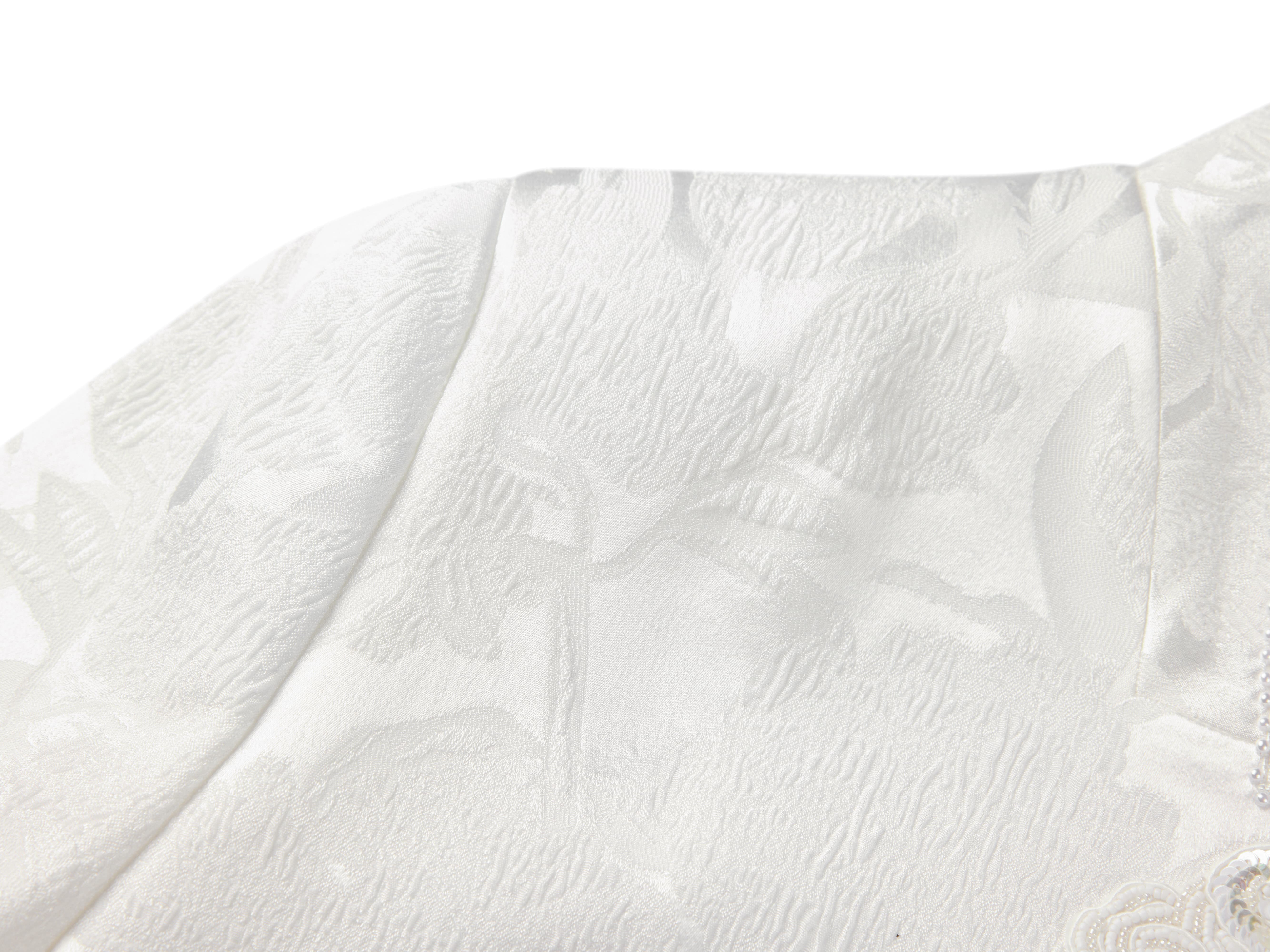 YAYING White Embroidered