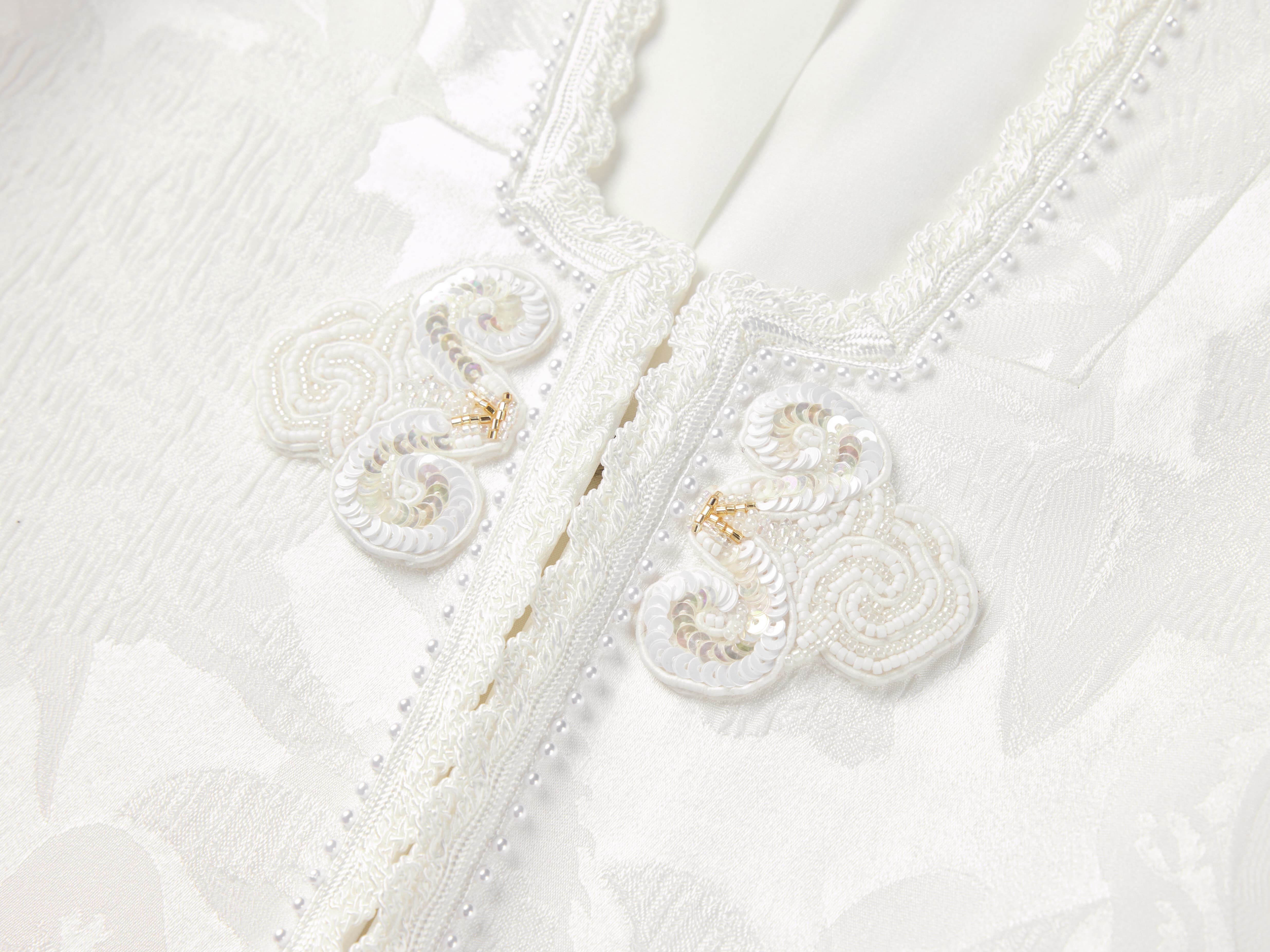 YAYING White Embroidered