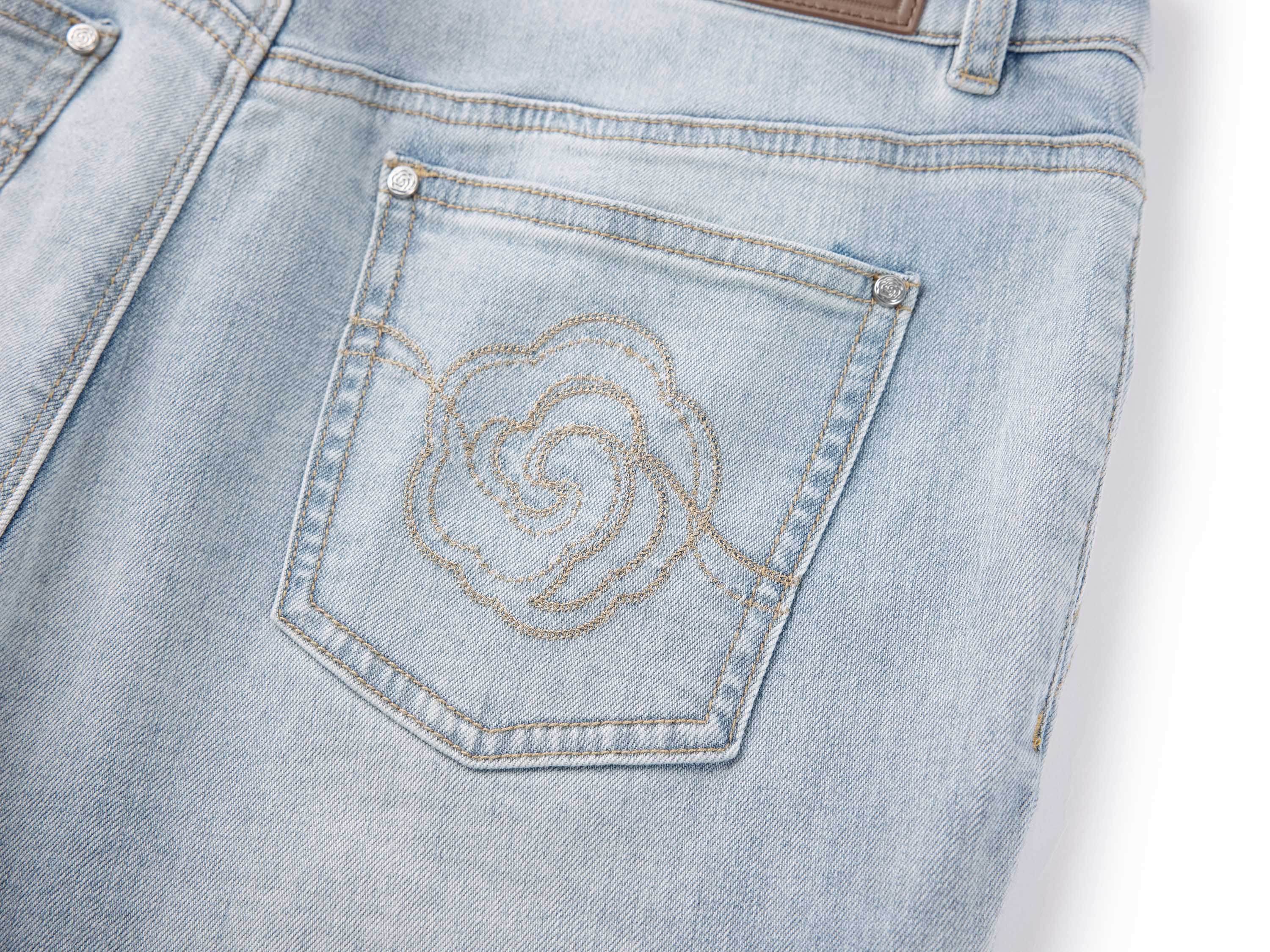 YAYING Light Wash Wide-Leg Jeans