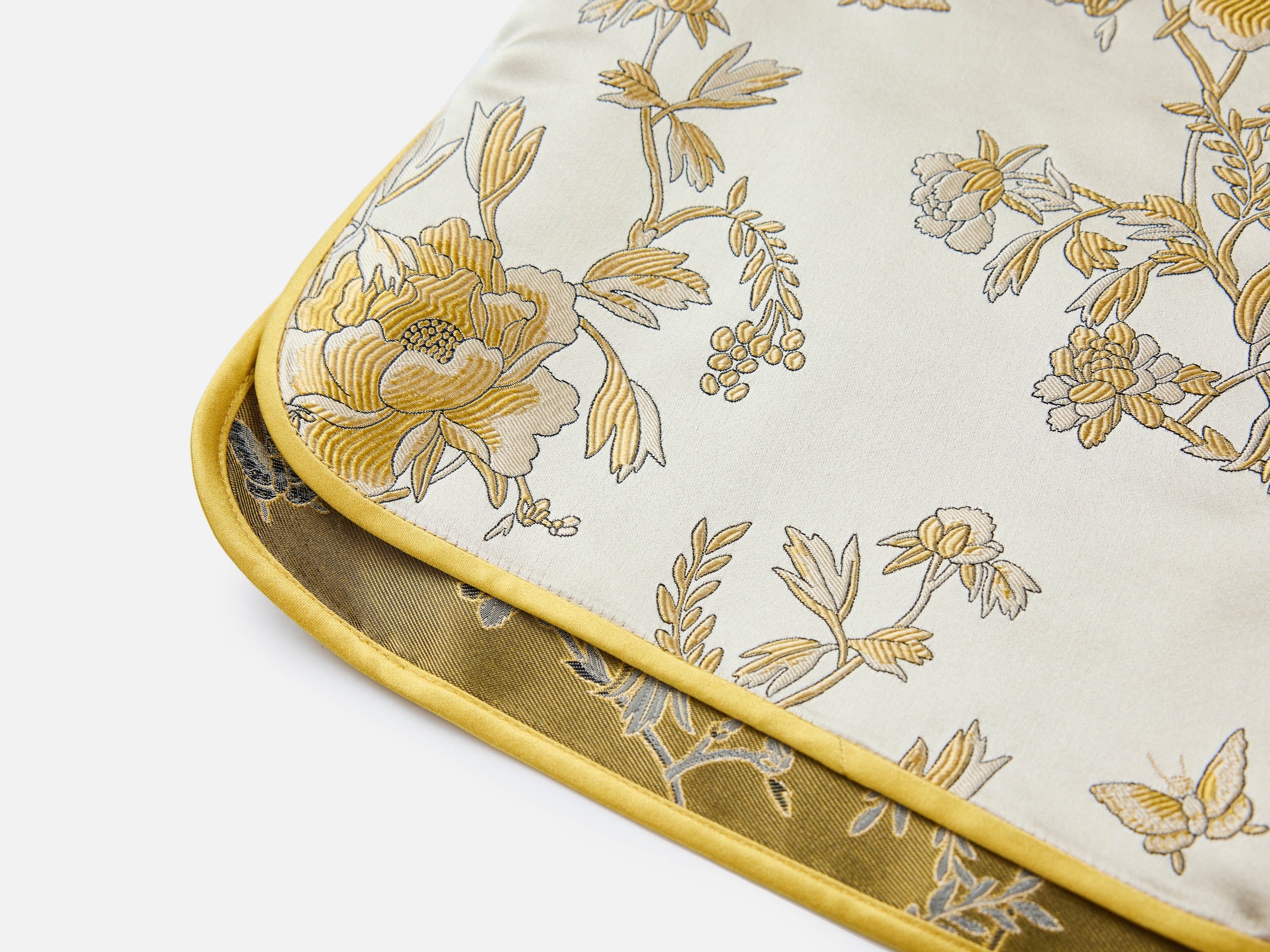 EP YAYING Gold Patterned Vest