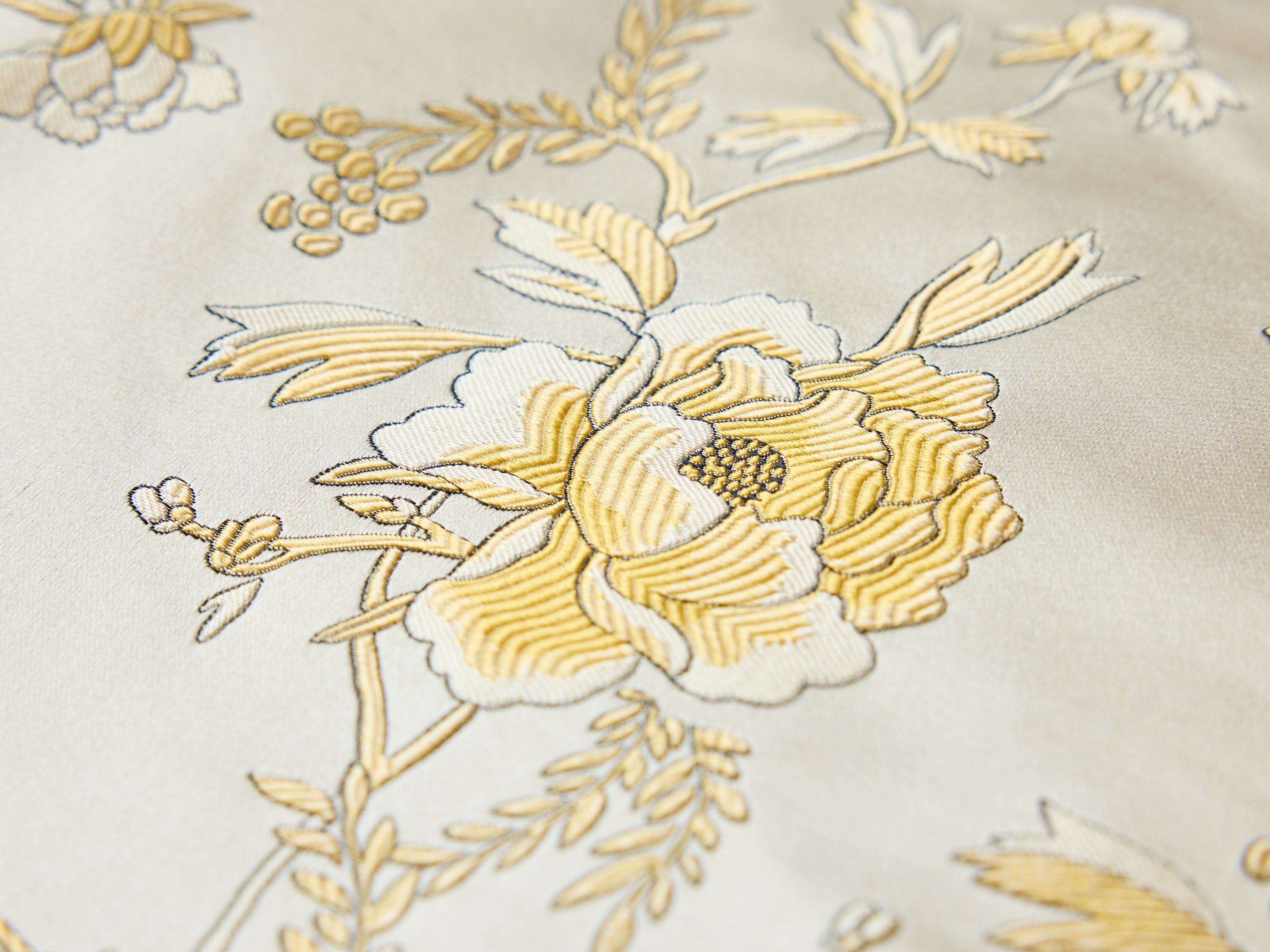 EP YAYING Gold Patterned Vest