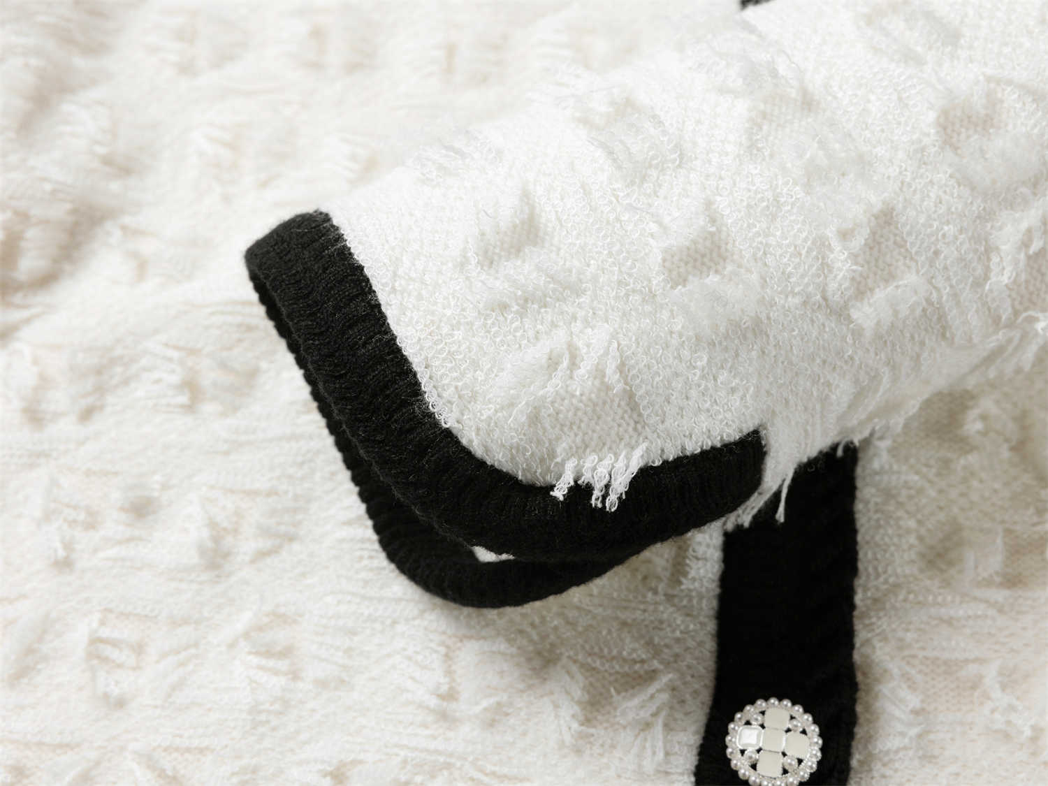 EP YAYING Parisian-style Cut-out Knit