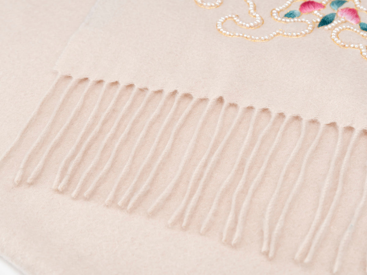 EP YAYING High Value Logo Scarf