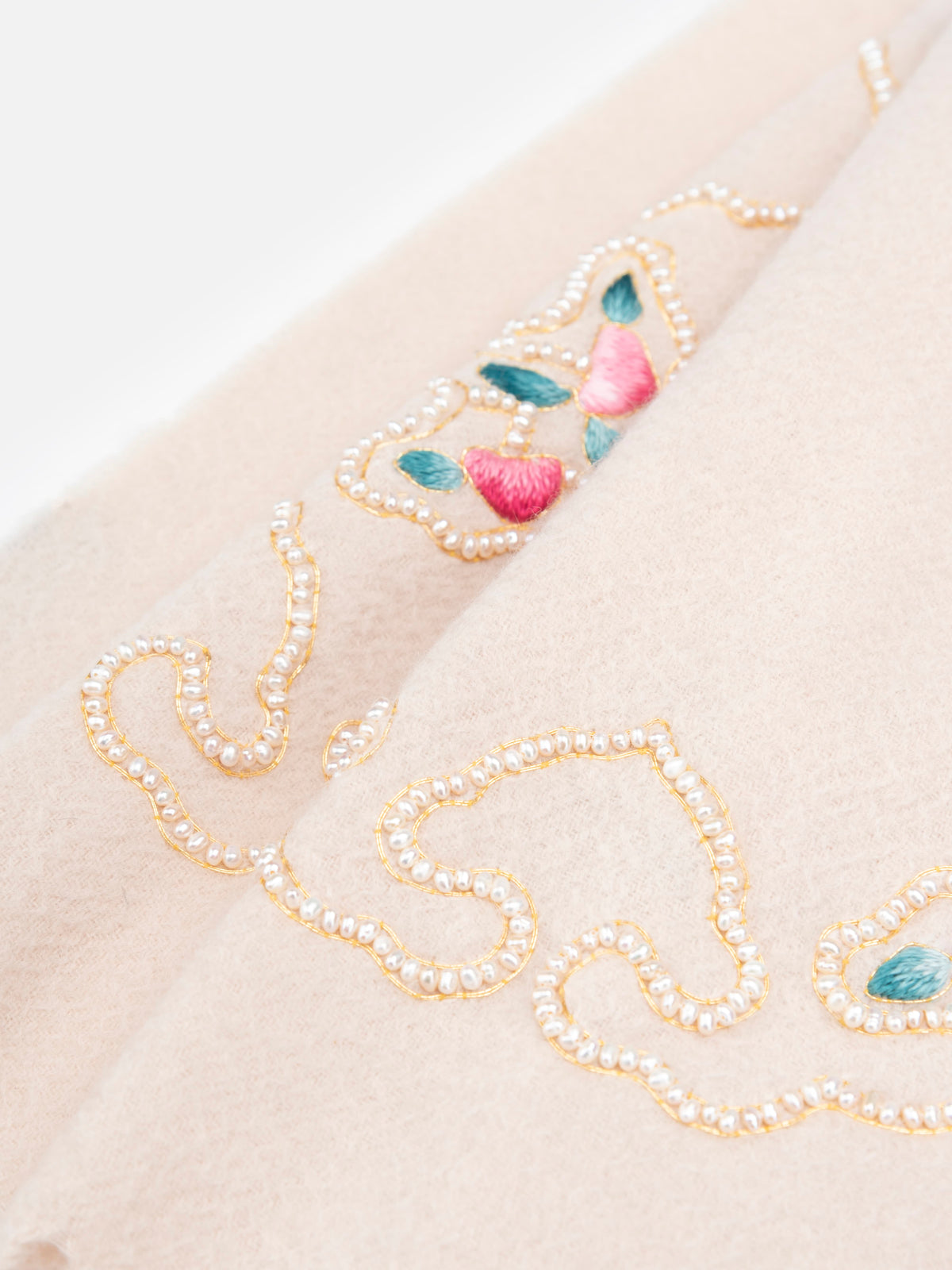 EP YAYING High Value Logo Scarf