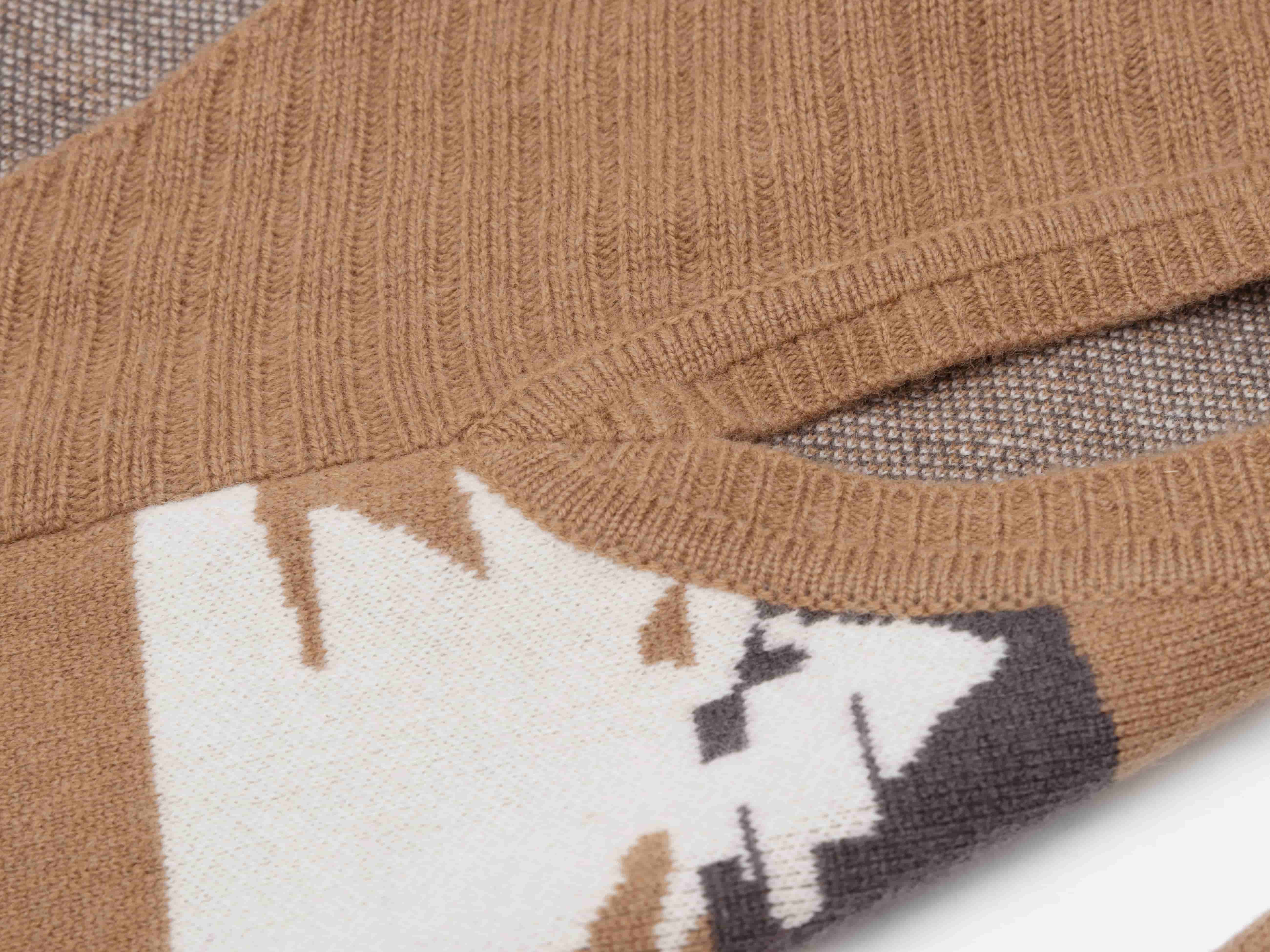 EP YAYING Brown Shawl
