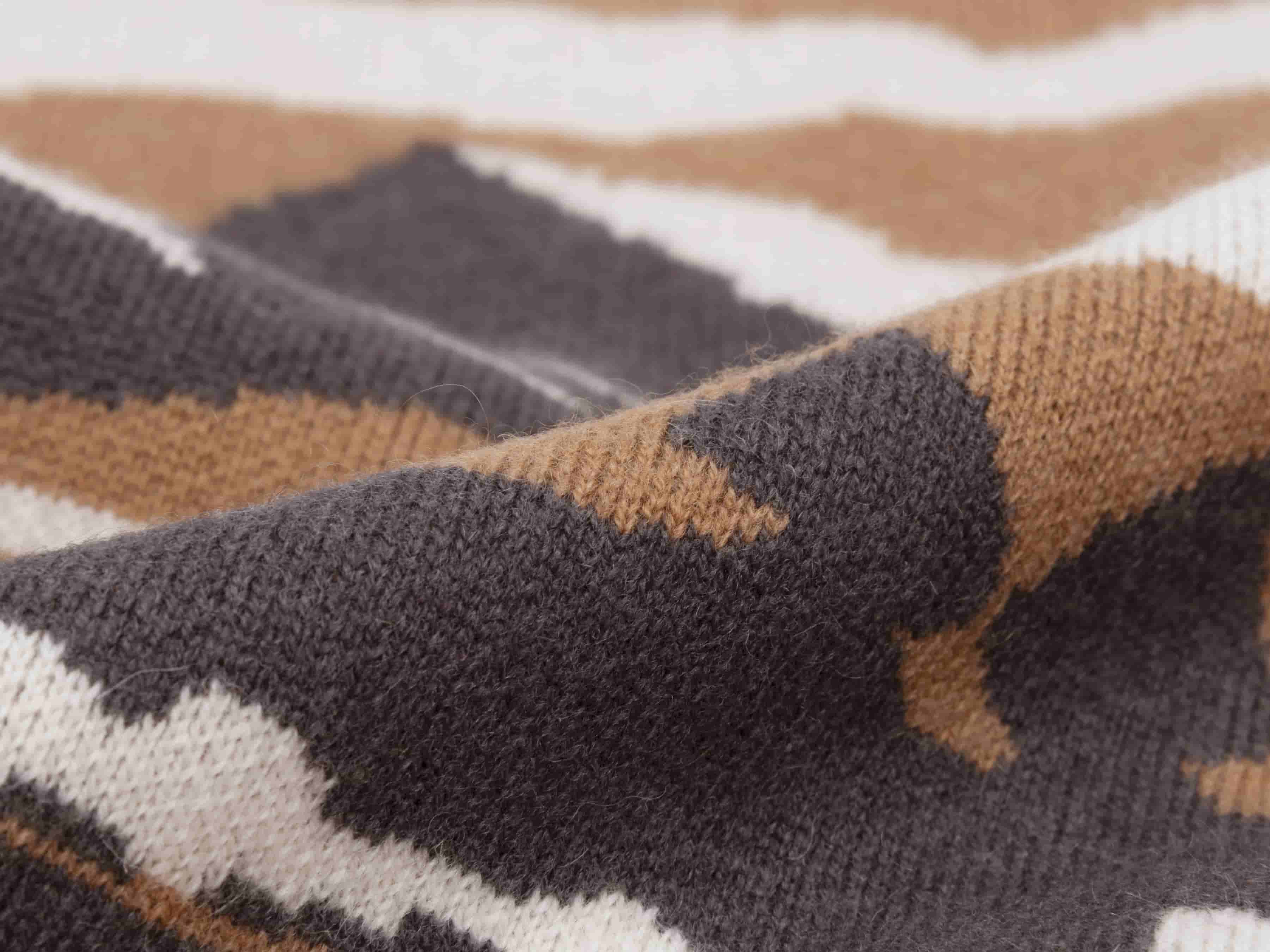 EP YAYING Brown Shawl