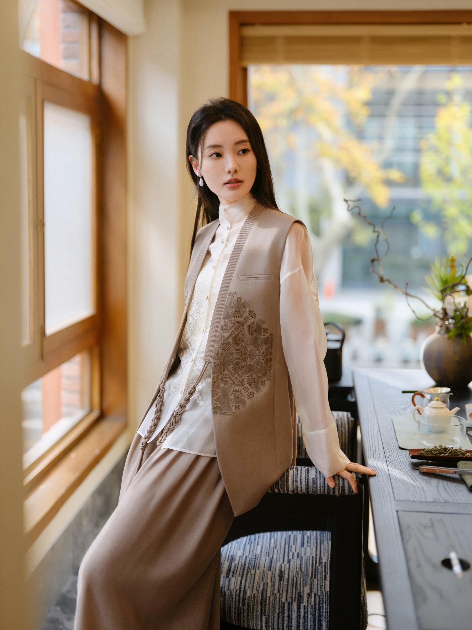 EP YAYING Wool Blend Embroidered Vest