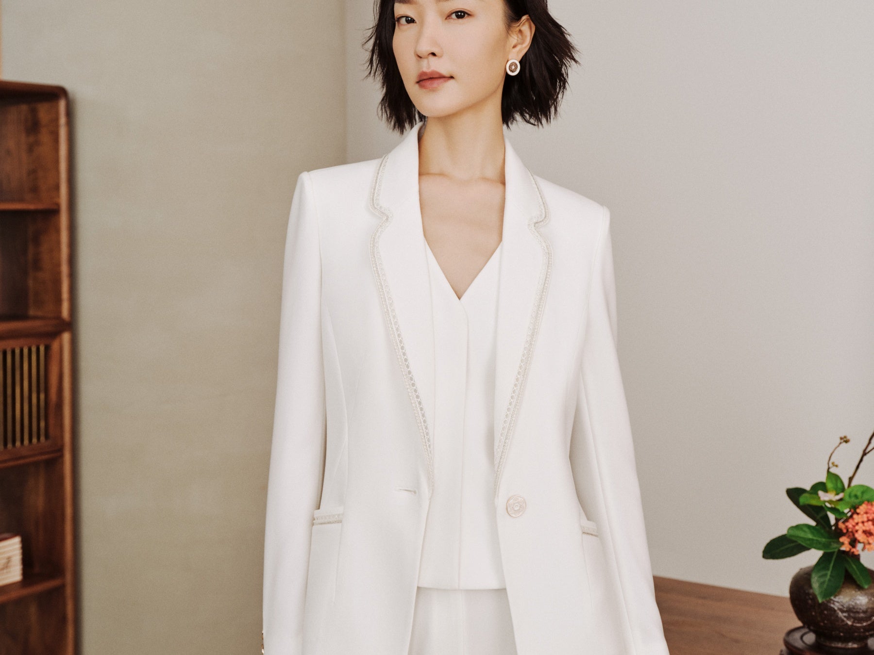 YAYING White Blazer