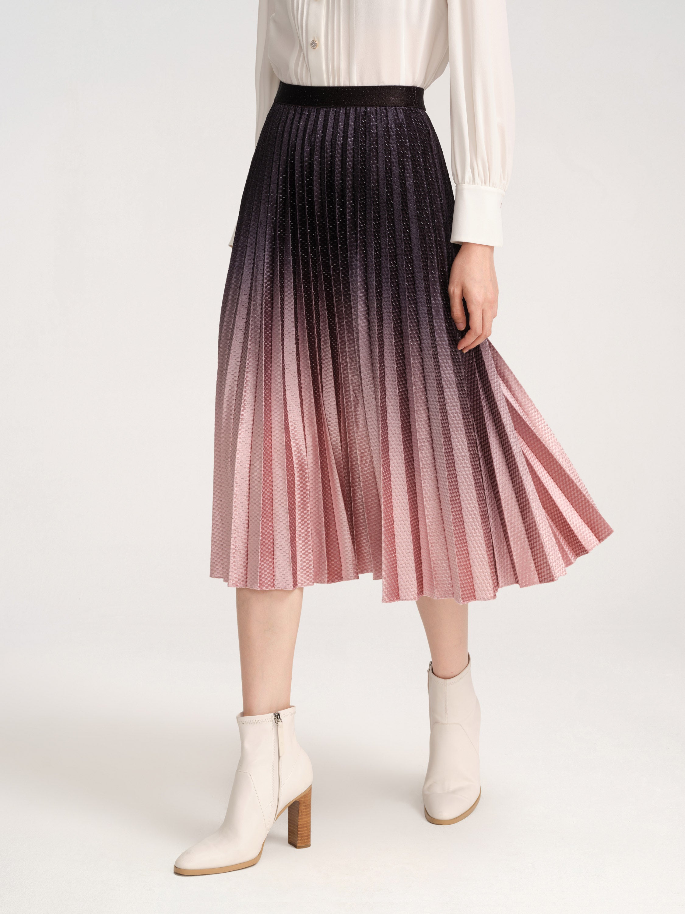 YAYING Gradient Pleated Midi Skirt