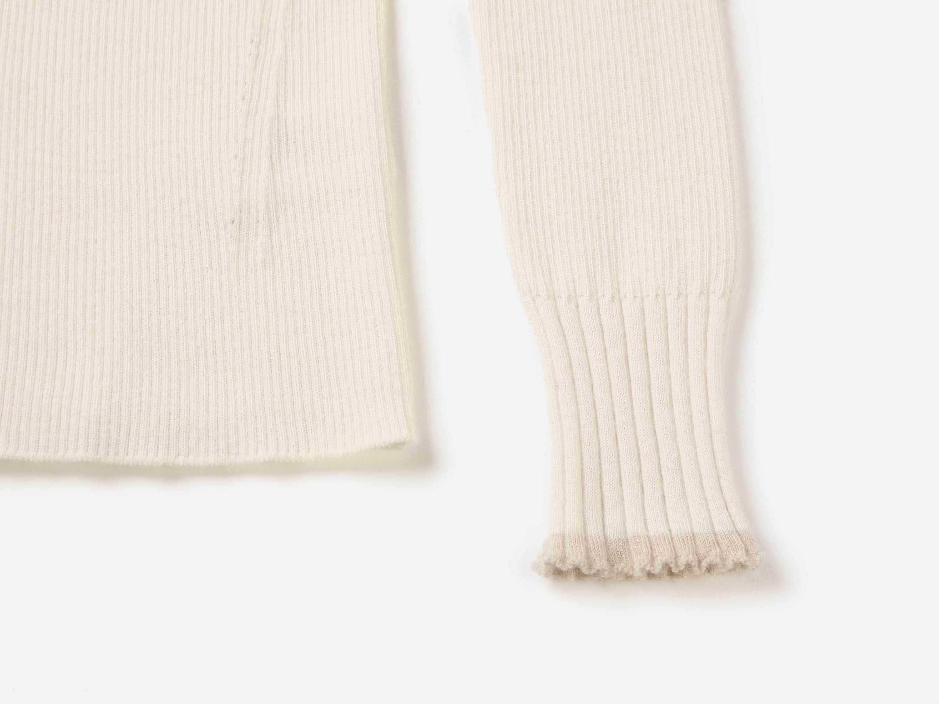 EP YAYING Turtleneck Cashmere Sweater