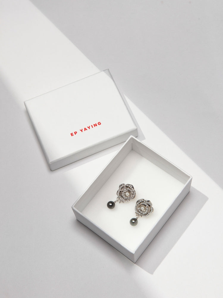 EP YAYING Tahitian Black Pearl Earrings