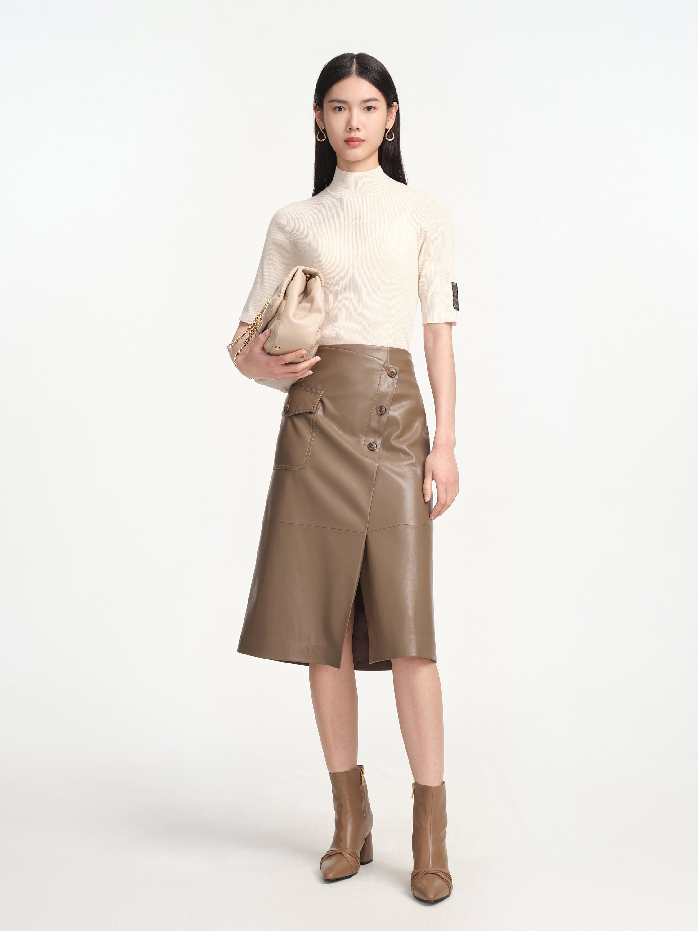 EP YAYING Semi-High Neck White Knit Top